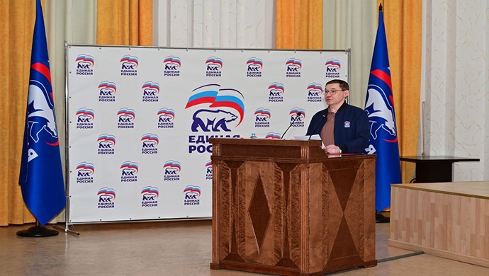 Vladimir Yakushev, DPR Halk Konseyi’ndeki Birleşik Rusya fraksiyonuyla partinin çalışma yönlerini görüştü