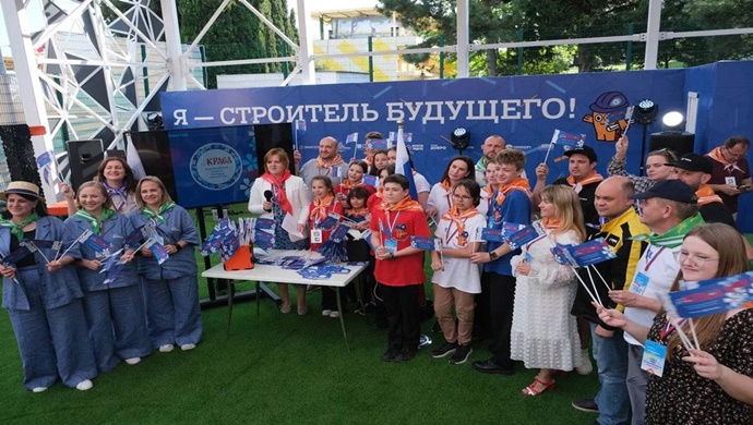 Vatanseverlik Eğitimi’nden Uluslararası İlişkilere: Birleşik Rusya ve Artek Uluslararası Çocuk Merkezi 100. Yıl Dönümünde Nasıl İşbirliği Yapıyor?