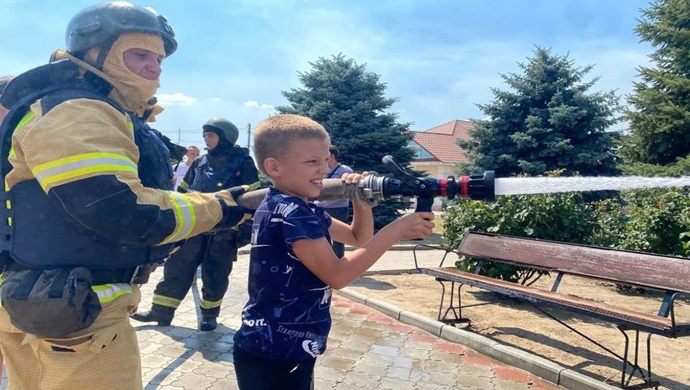 «Единая Россия» провела урок по противопожарной безопасности для детей в Херсонской области