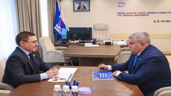 Vladimir Yakushev ve Novgorod Oblast Valisi Vekili Alexander Dronov, bölgede 2025 seçimlerine hazırlık görevlerini görüştü
