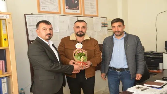 Tahir Elmaoğlu’ndan 24 Kasım Öğretmenler Günü’nde Anlamlı Ziyaret