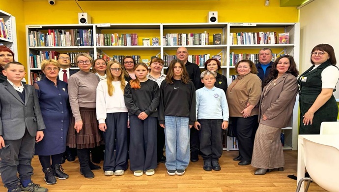 При поддержке «Единой России» обновлённую детскую библиотеку открыли в Козульке Красноярского края