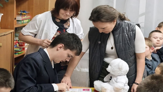 Birleşik Rusya, LPR ve DPR’deki sosyal kurumlara bir grup insani yardım gönderdi