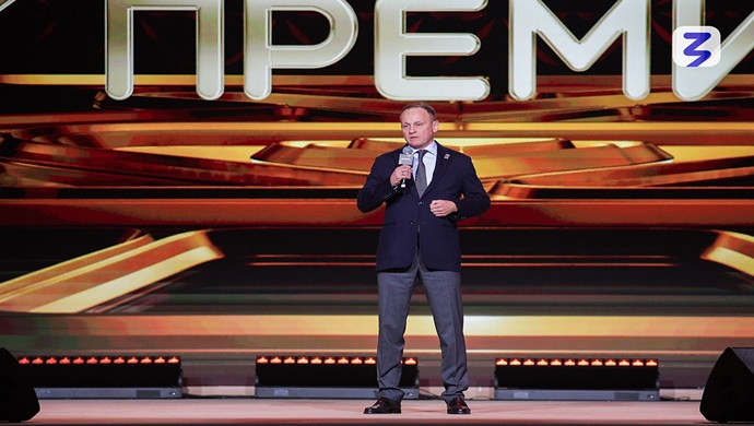 Birleşik Rusya, “Knowledge.Award 2025” ödülü kapsamında yüz yüze savunma yaparak “Victory Dictation”ı sundu