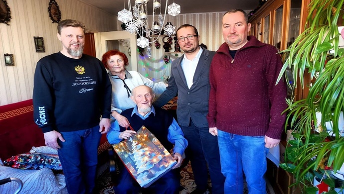 Ülke genelindeki Birleşik Rusya milletvekilleri ve aktivistleri, gazileri yeni yıl vesilesiyle tebrik etti