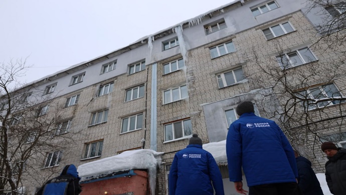 Активисты «Единой России» провели рейды по проверке состояния крыш и уборке территорий в Нижнем Новгороде и Губкинском (ЯНАО)