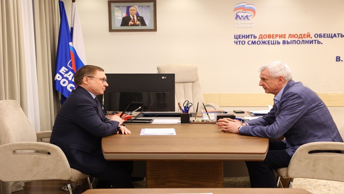 Vladimir Yakushev ve Sergei Nosov, Birleşik Rusya’nın Magadan Bölgesi’ndeki öncelikli çalışma alanlarını görüştüler