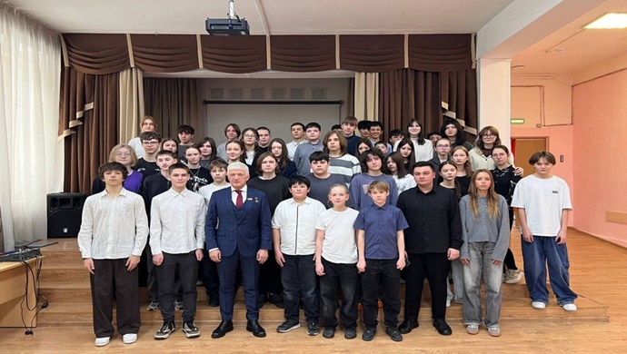 «Единая Россия» организовала уроки мужества для школьников Юго-Восточного округа Москвы