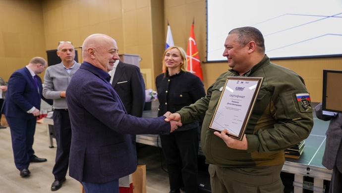 St. Petersburg’da, Birleşik Rusya’nın “Kendi İşiniz” programına katılanlar projelerini savundular