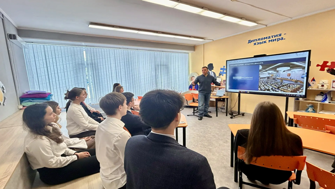 Birleşik Rusya, Yamal gençliğini bölgenin yönetim sistemiyle tanıştırıyor