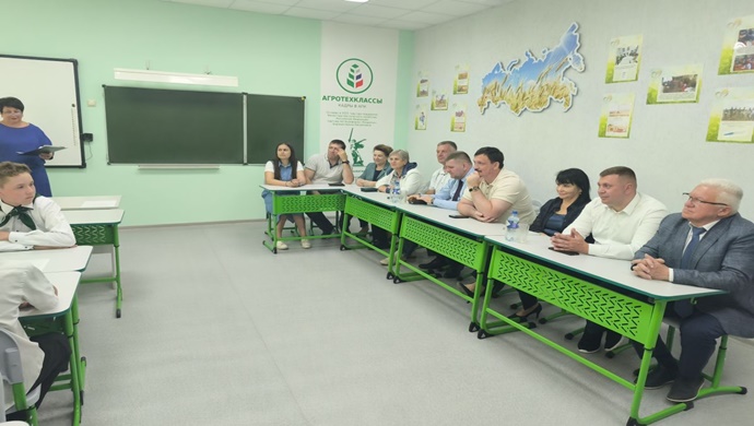 Birleşik Rusya’nın girişimiyle, Volgograd bölgesinde tarım sektöründe geleceğin uzmanlarını yetiştirmek üzere bir tarım teknolojisi sınıfı açıldı