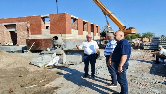 Novosibirsk Bölgesi’nin Tatar İlçesi’nde, Birleşik Rusya Halk Programı 2021 kapsamında sosyal konutlar inşa ediliyor