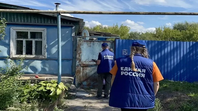 Kursk Sınır Kampı’ndan gönüllüler, sınır bölgesindeki konut binalarını ve sosyal tesisleri onarıyor