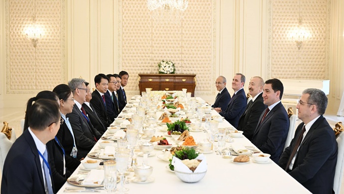 Laos Cumhurbaşkanı onuruna, Cumhurbaşkanı İlham Aliyev adına verilen resmi öğle yemeği