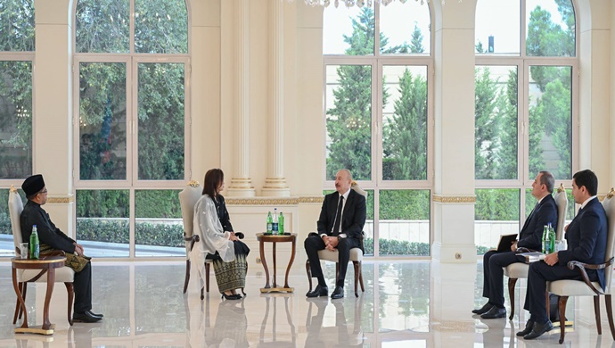 İlham Aliyev, Azerbaycan’a yeni atanan Malezya Büyükelçisini kabul etti